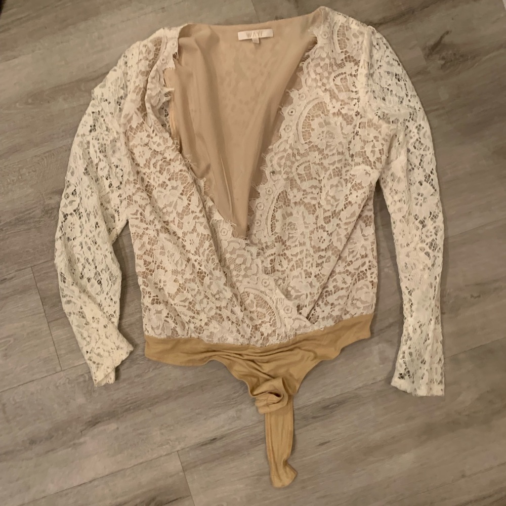 Wayf white low cut bodysuit size medium